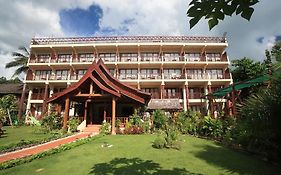 Elephant Crossing Hotel Vang Vieng